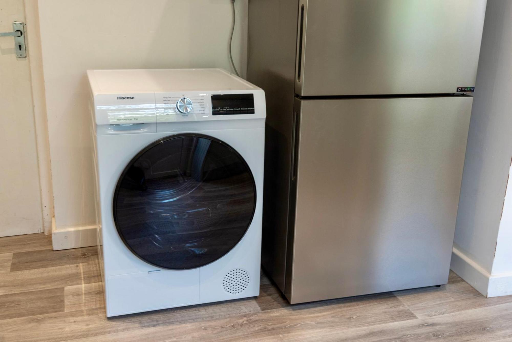 Single Room In Brand New 5 Bedroom Home BW Room 2 Solihull Eksteriør bilde