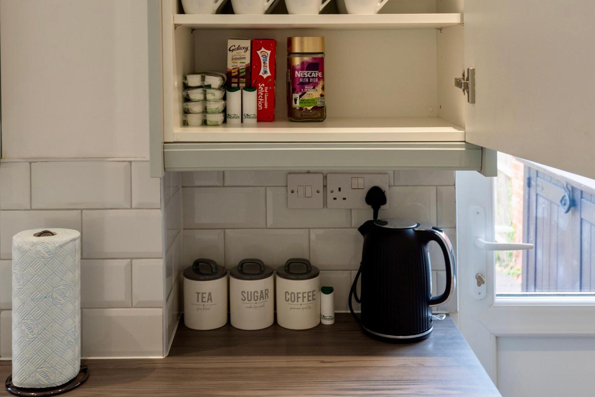 Single Room In Brand New 5 Bedroom Home BW Room 2 Solihull Eksteriør bilde
