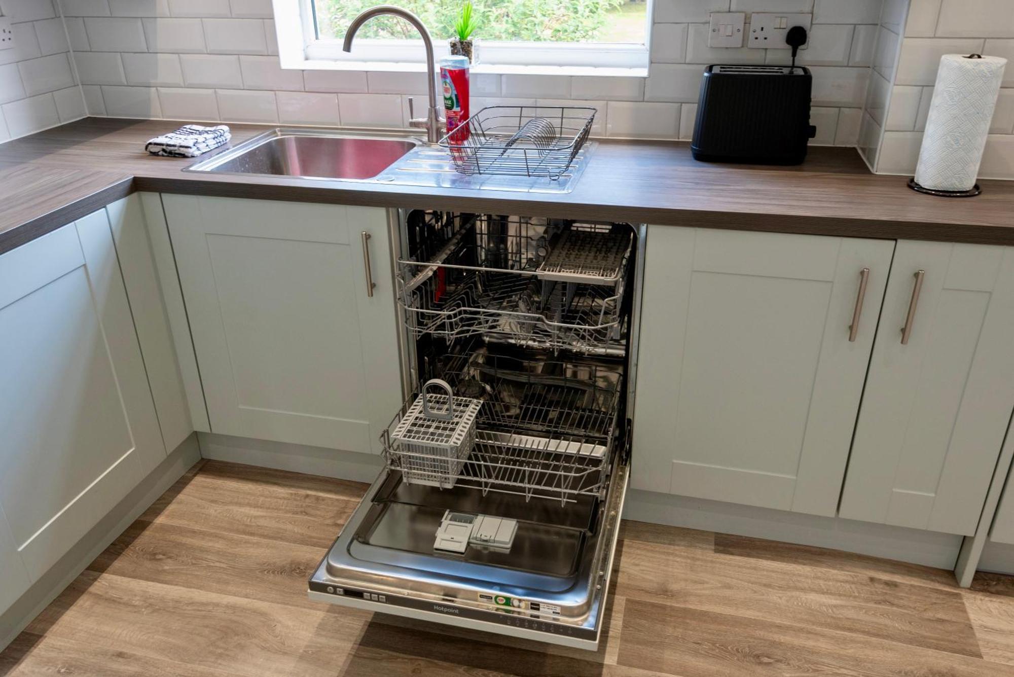 Single Room In Brand New 5 Bedroom Home BW Room 2 Solihull Eksteriør bilde